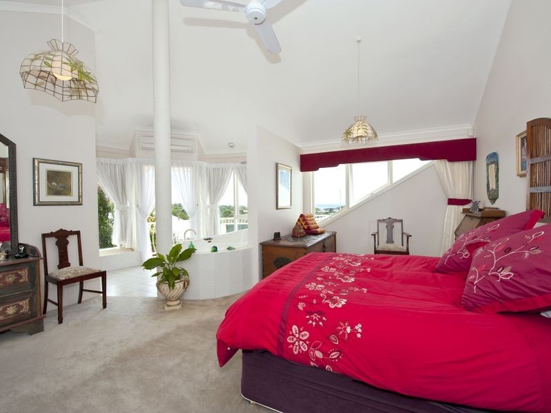 12 Southern Cross Parade, Sunrise Beach QLD 4567