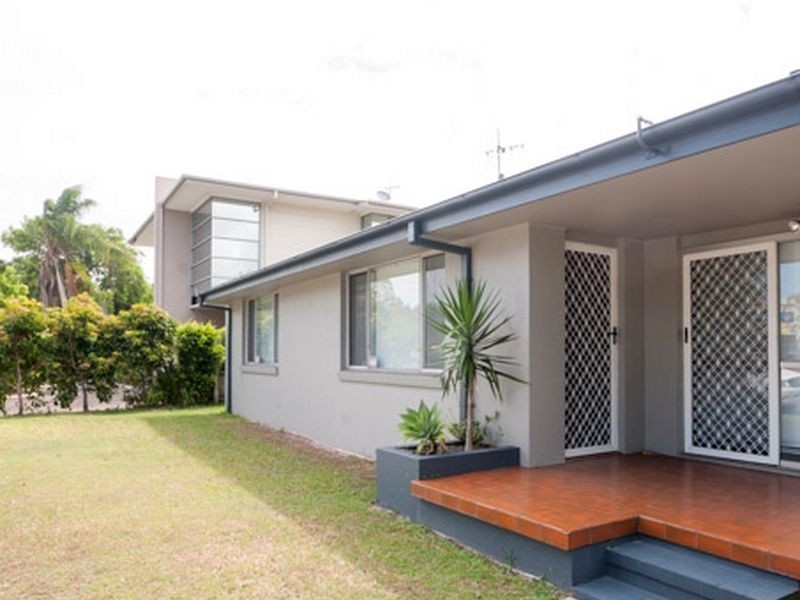 29 Thomas Street, Noosaville QLD 4566