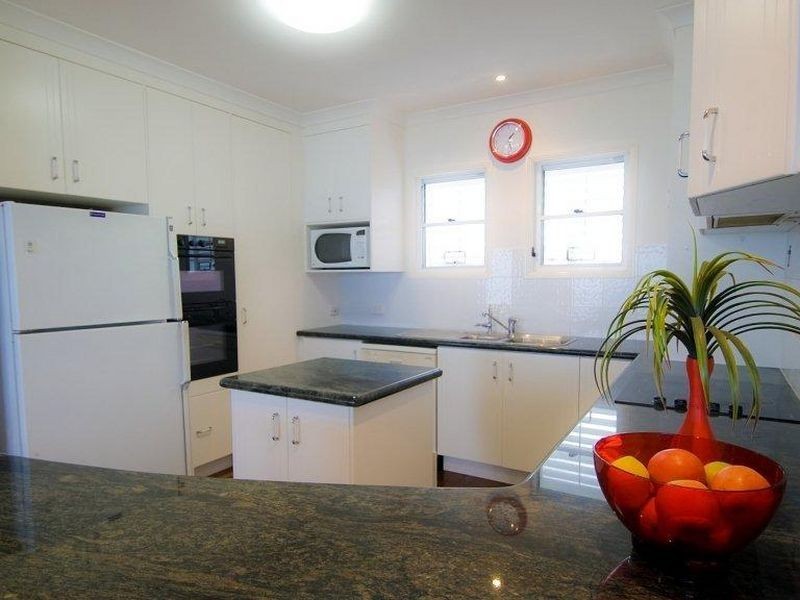 8 Tropicana Rise, Castaways Beach QLD 4567