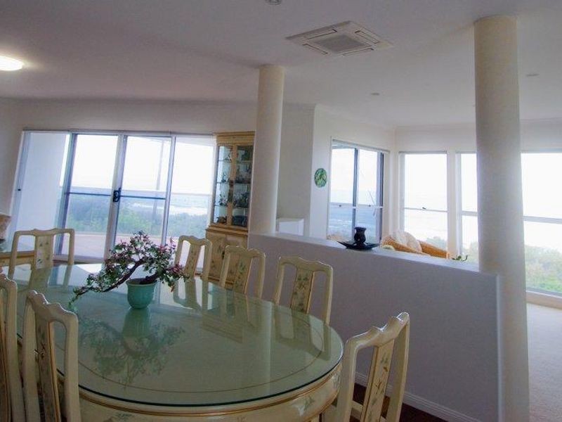 8 Tropicana Rise, Castaways Beach QLD 4567