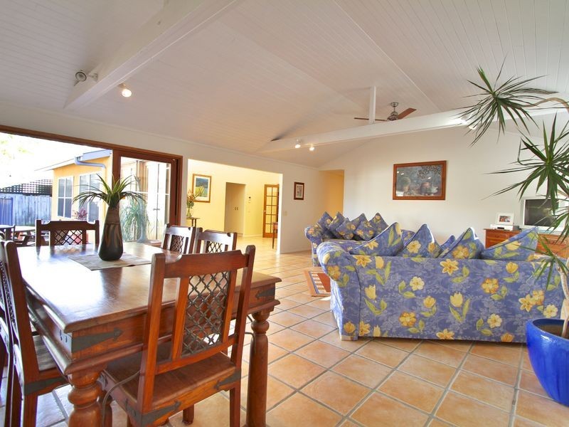 15 Cooran Court, Noosa Heads QLD 4567