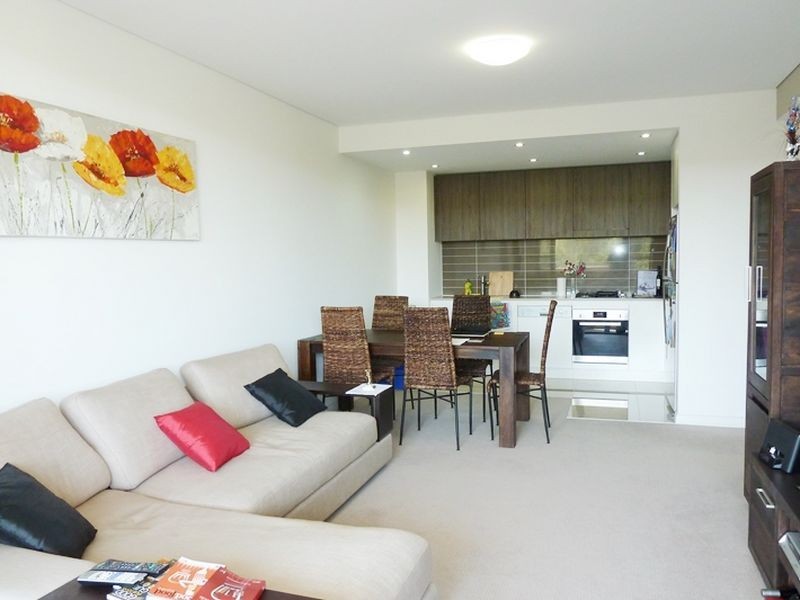 307/27 Hill Rd, Wentworth Point NSW 2127