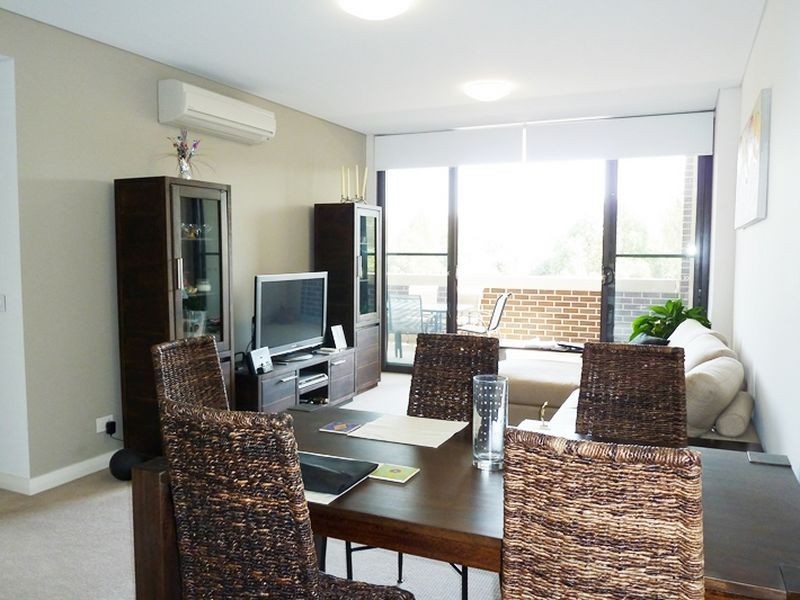 307/27 Hill Rd, Wentworth Point NSW 2127