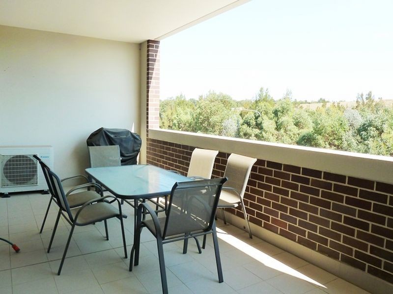 307/27 Hill Rd, Wentworth Point NSW 2127