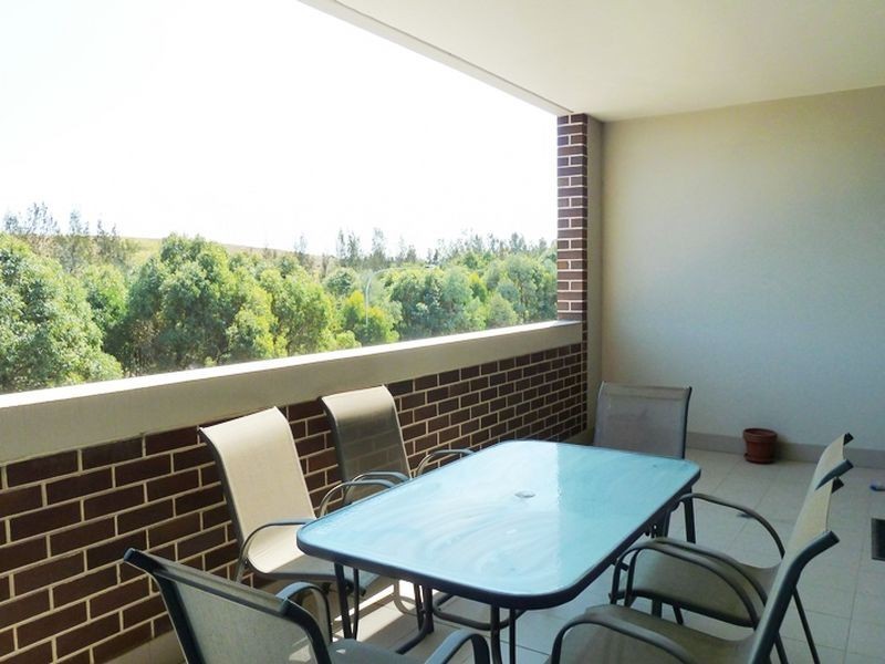 307/27 Hill Rd, Wentworth Point NSW 2127