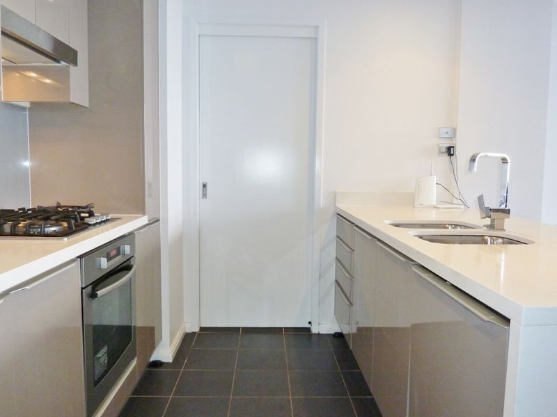 2207/87 Shoreline Drive, Rhodes NSW 2138