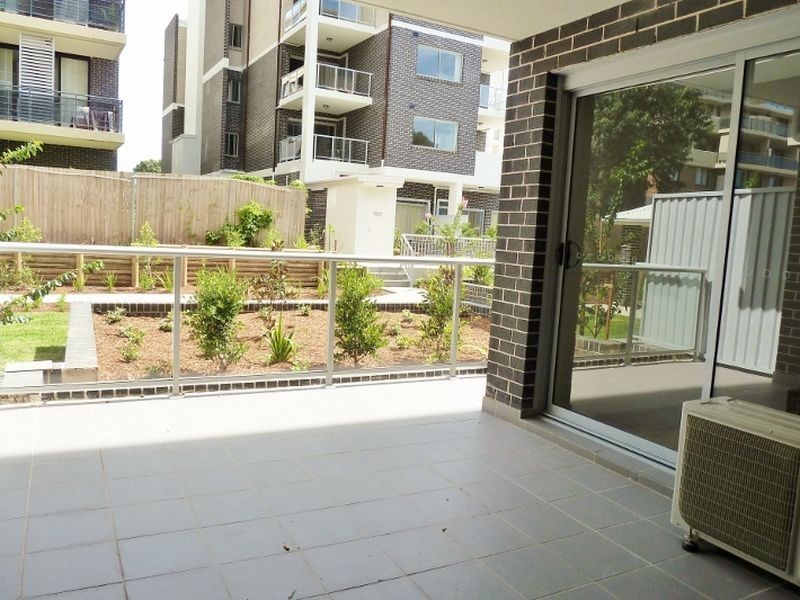 2/2-4 Porter St, Meadowbank NSW 2114