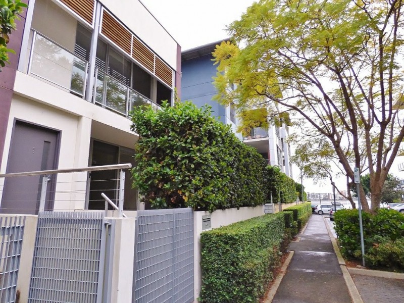9 Lewis Ave, Rhodes NSW 2138
