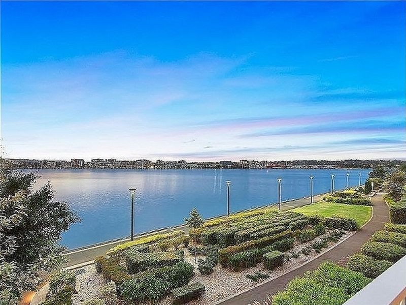 402/4 Lewis Ave, Rhodes NSW 2138