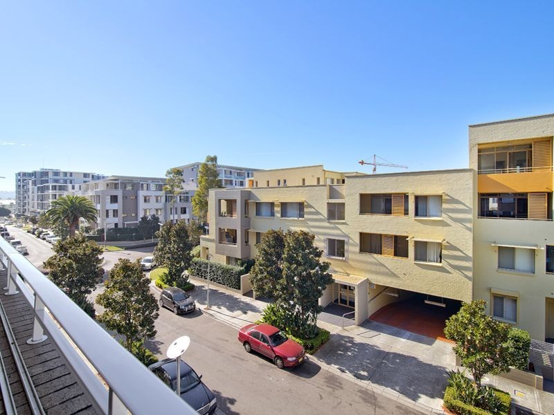 409/37 Amalfi Drive, Wentworth Point NSW 2127