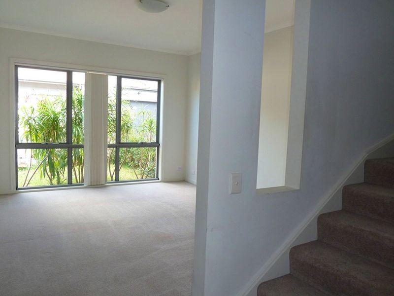 7 Henricks Ave, Newington NSW 2127