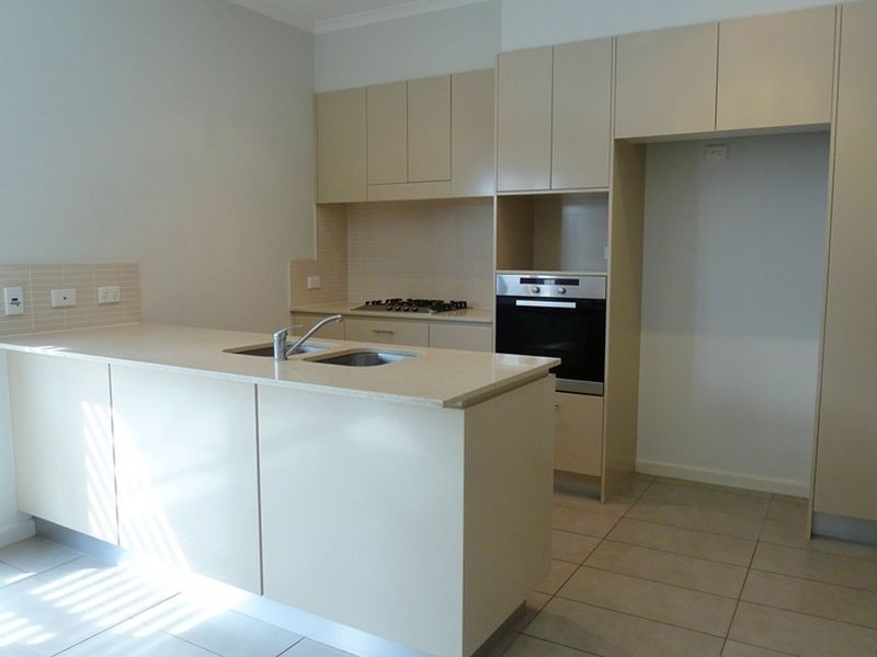 7 Henricks Ave, Newington NSW 2127