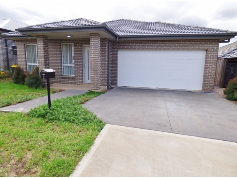 7 Lillypilly St, Colebee NSW 2761
