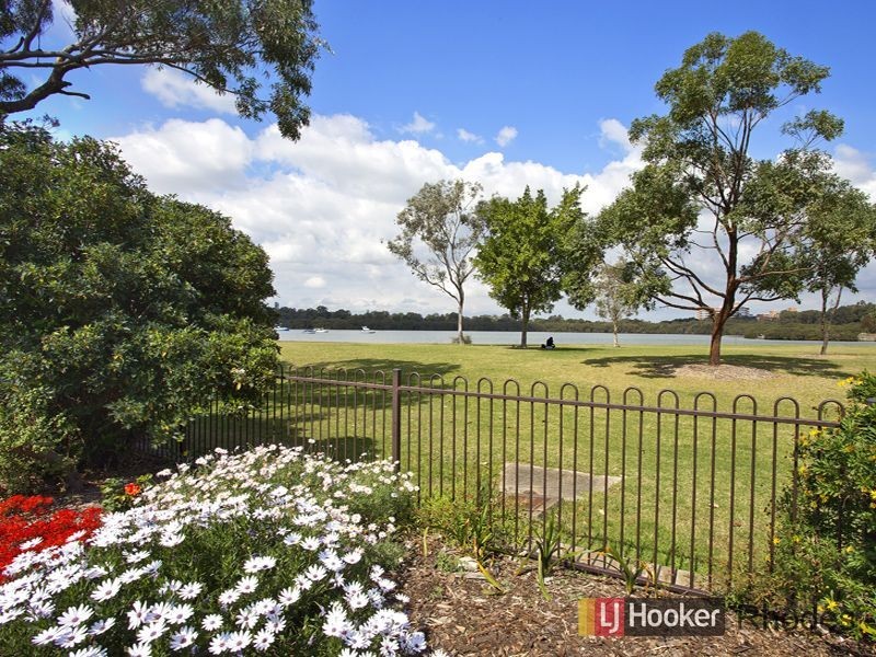 8/13-17 Llewellyn Street, Rhodes NSW 2138