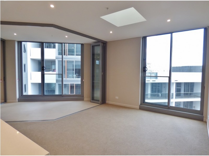 805/2 Wentworth Pl, Wentworth Point NSW 2127