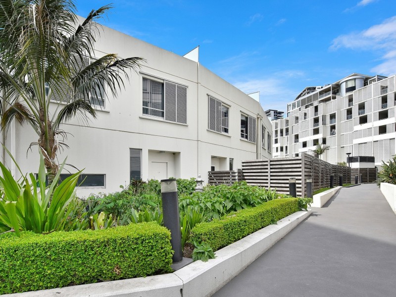 TOWNHOUSE L01/10-16 Marquet St, Rhodes NSW 2138