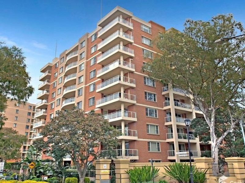 806/10 Wentworth Drive, Liberty Grove NSW 2138