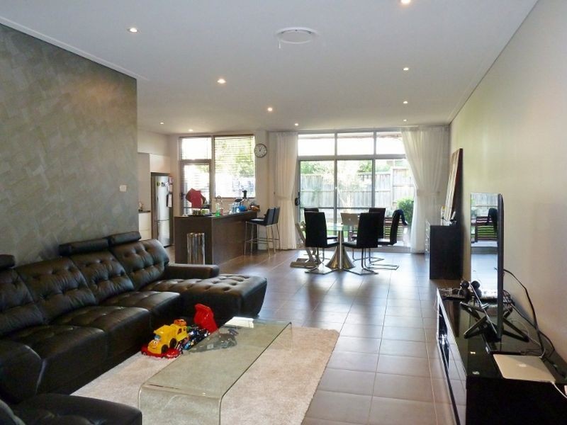 26 Broadoaks Street, Ermington NSW 2115