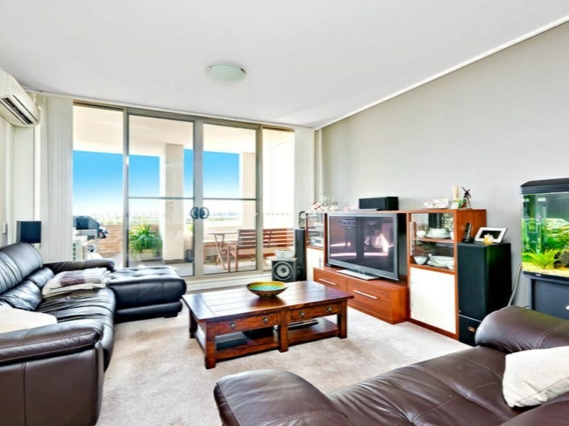 709/19 Hill Road, Wentworth Point NSW 2127