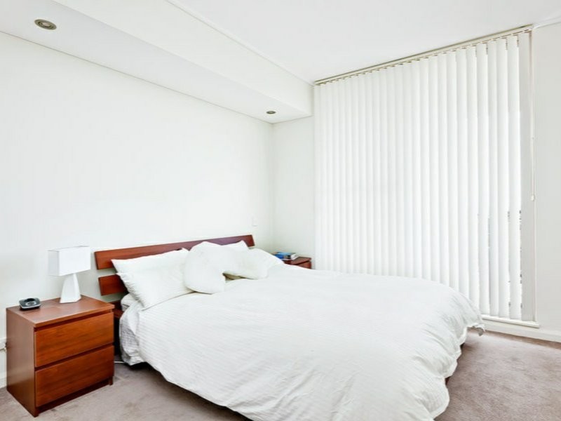 709/19 Hill Road, Wentworth Point NSW 2127