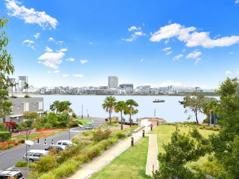 709/19 Hill Road, Wentworth Point NSW 2127