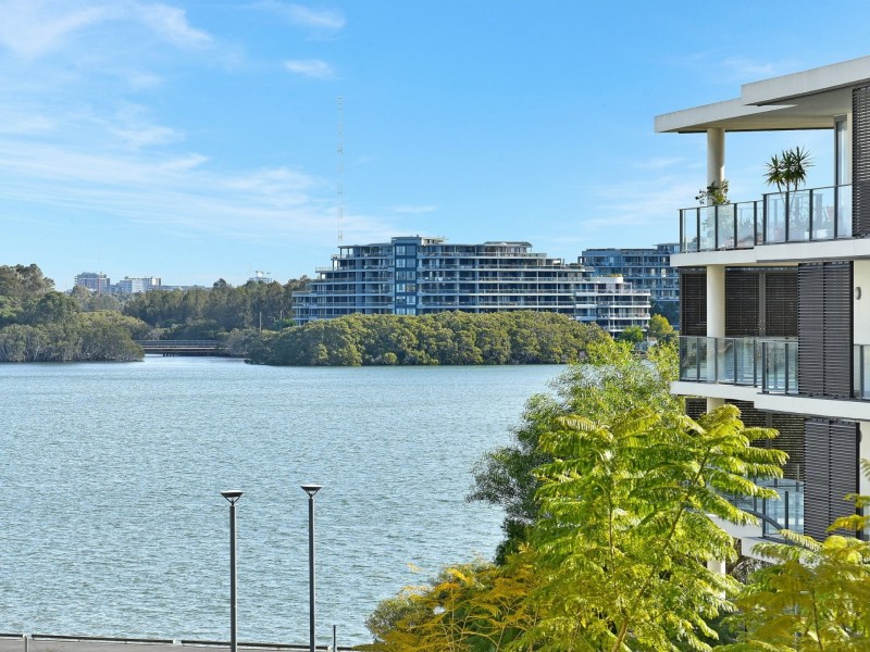 302/14 SHORELINE DRIVE, Rhodes NSW 2138