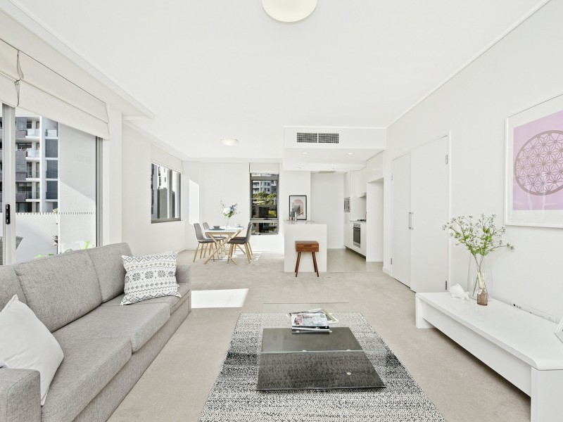 302/14 SHORELINE DRIVE, Rhodes NSW 2138