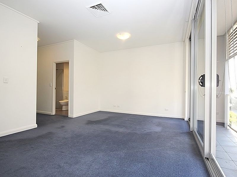 9 Lewis Ave, Rhodes NSW 2138