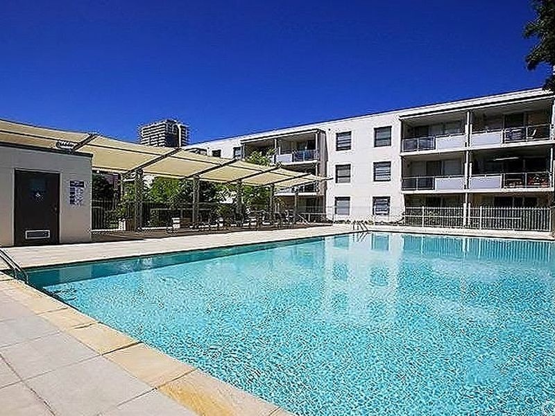 9 Lewis Ave, Rhodes NSW 2138