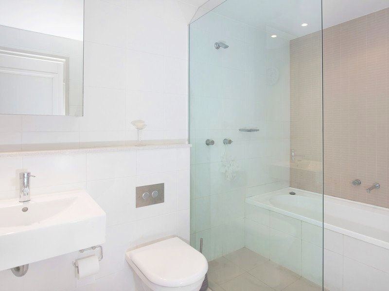 202/2 Lewis Avenue, Rhodes NSW 2138