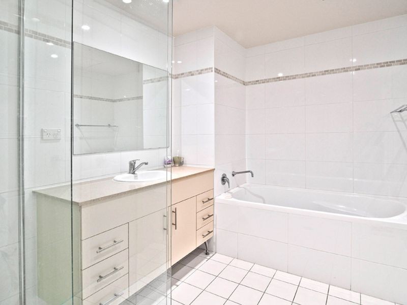 20/7 Bay Drive, Meadowbank NSW 2114