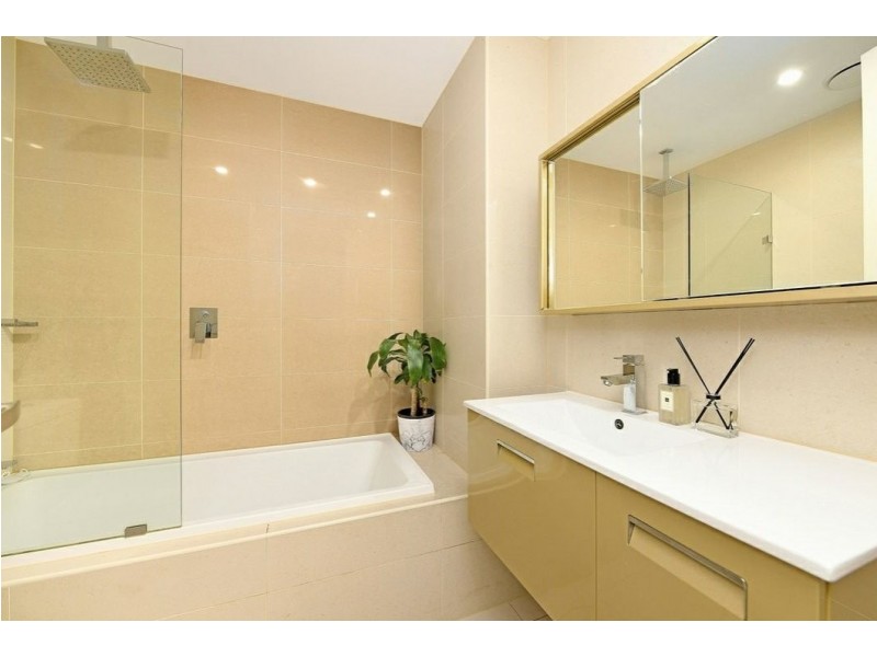 4 PEAKE AVENUE, Rhodes NSW 2138