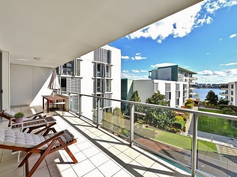 402/12 Shoreline Drive, Rhodes NSW 2138
