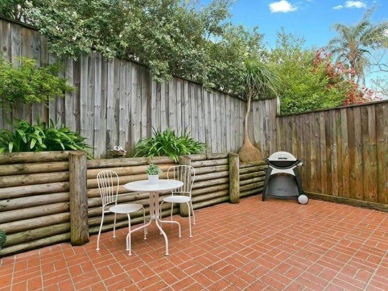 2/25 Wandoo Avenue, Ryde NSW 2112