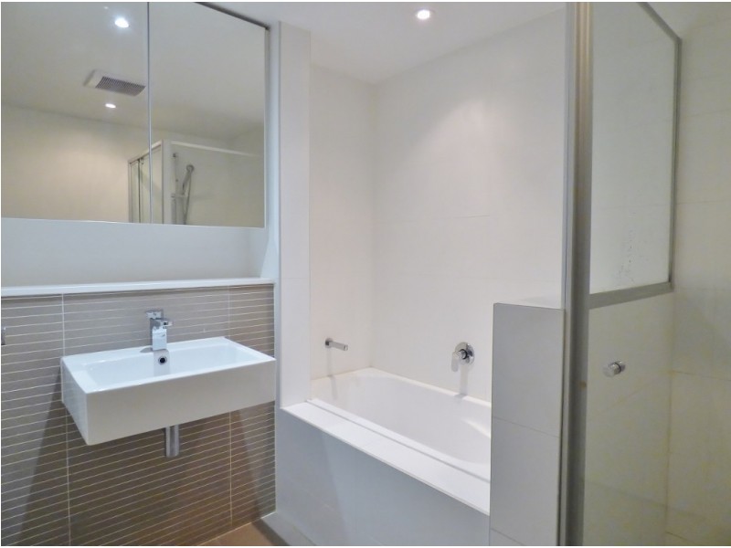 102/25 Hill Road, Wentworth Point NSW 2127