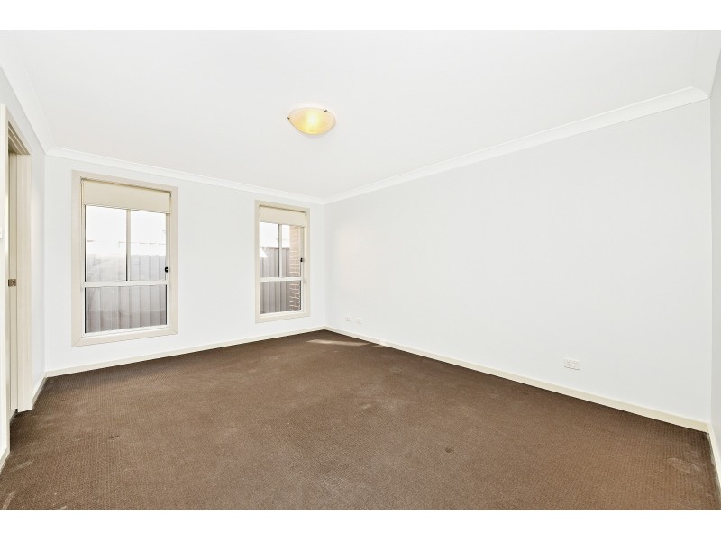 6 Illoura Way, Jordan Springs NSW 2747