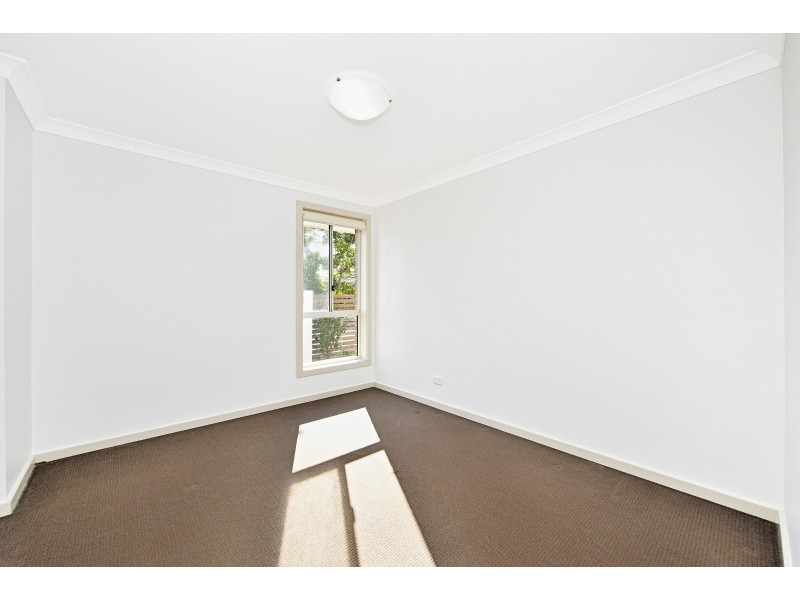 6 Illoura Way, Jordan Springs NSW 2747