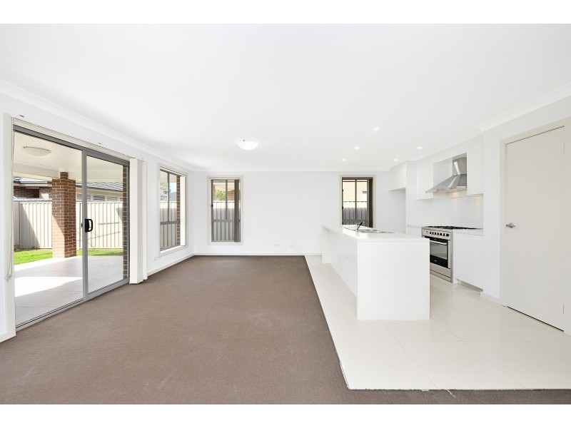 6 Illoura Way, Jordan Springs NSW 2747