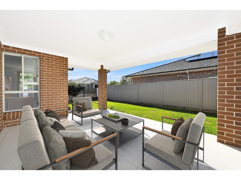 6 Illoura Way, Jordan Springs NSW 2747