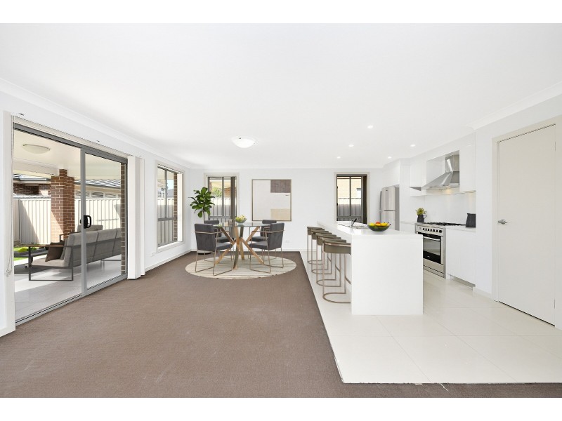 6 Illoura Way, Jordan Springs NSW 2747