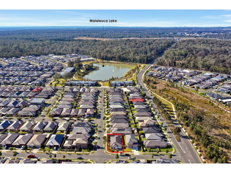 6 Illoura Way, Jordan Springs NSW 2747