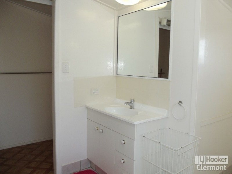 35 Langton Street, Capella QLD 4723