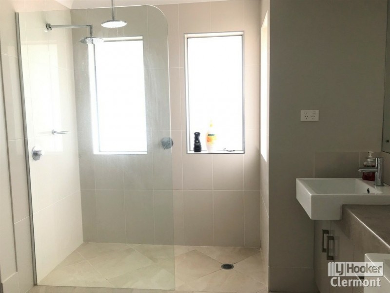 93 Burn Street, Capella QLD 4723