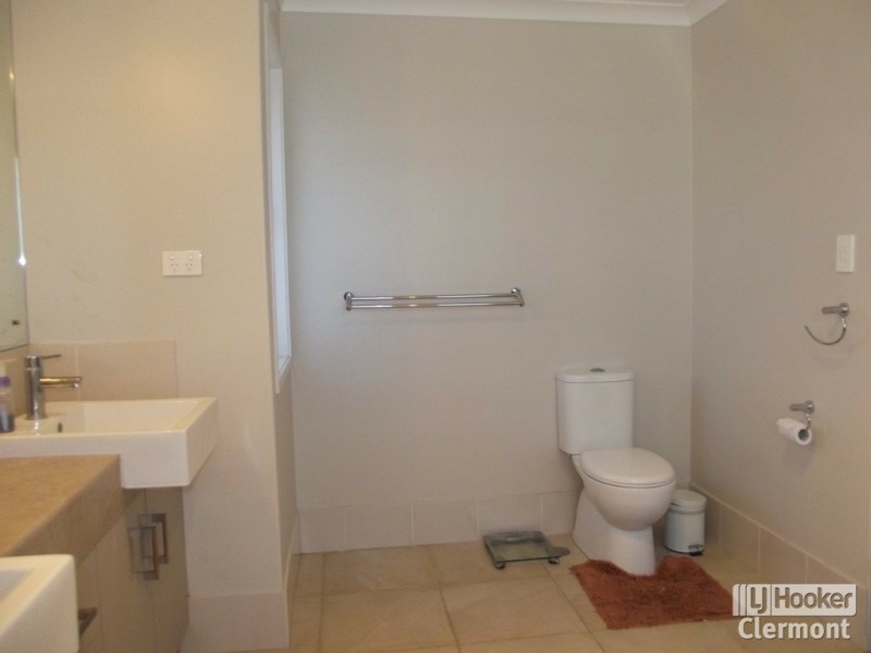 93 Burn Street, Capella QLD 4723