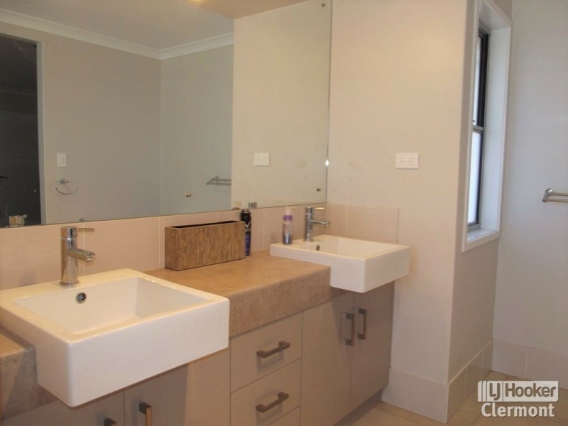 93 Burn Street, Capella QLD 4723