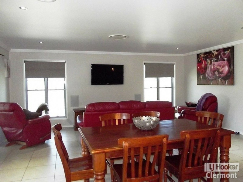 93 Burn Street, Capella QLD 4723