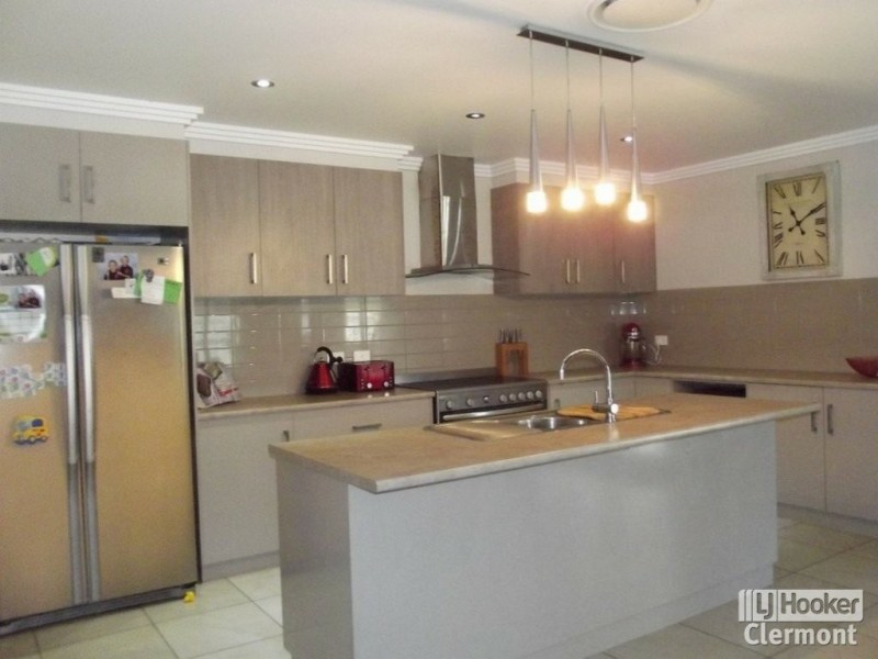 93 Burn Street, Capella QLD 4723