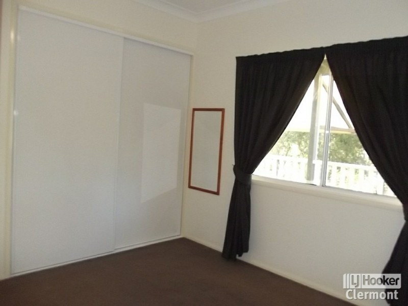 11 Burn Street, Capella QLD 4723