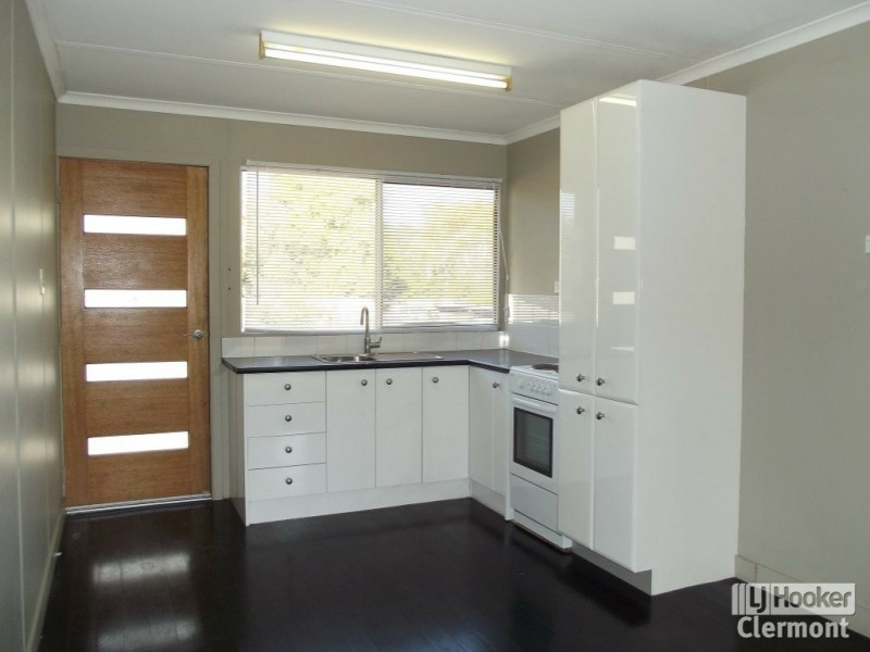 Unit 2/33 Tropic Street, Clermont QLD 4721