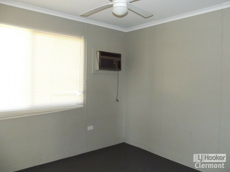 Unit 2/33 Tropic Street, Clermont QLD 4721